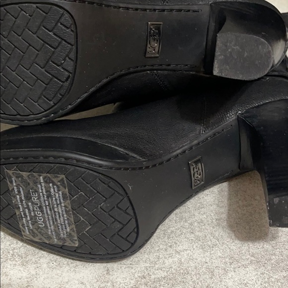 Ugg’s boots used in good condition size 9 - Picture 6 of 11